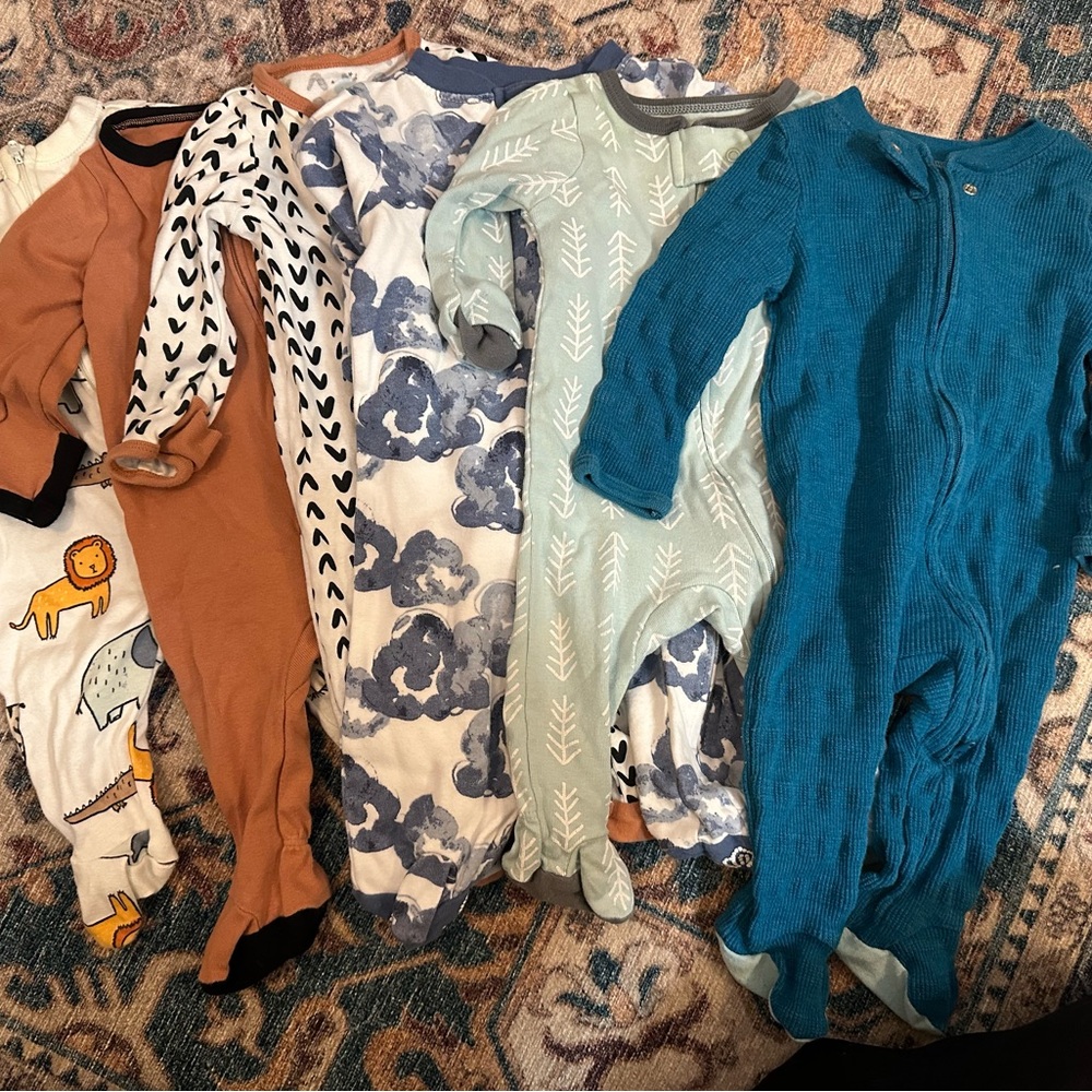 Baby Zipper Onsies size 0-3months